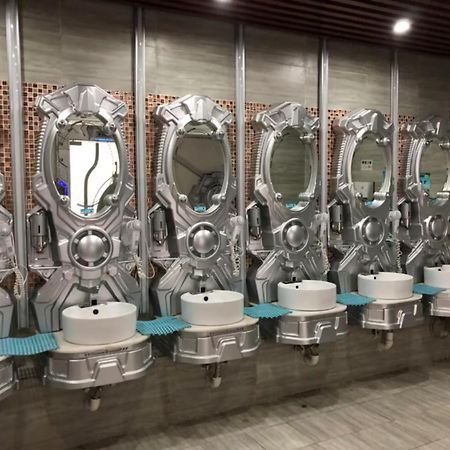 Zhuhai Dreamers Capsule Hotel Exteriör bild